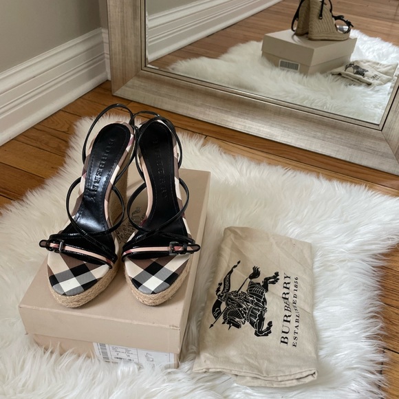 BURBERRY
Nova Check Espadrille Wedge Sandals 39 - Picture 6 of 13